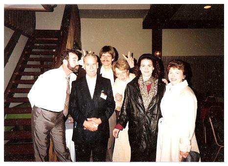 1988 - nephew Dario, bro-in-law Dan, Nick, Jan, Gina(maybe), Suzy - Rob & B 40th Wedding Anniv.jpg